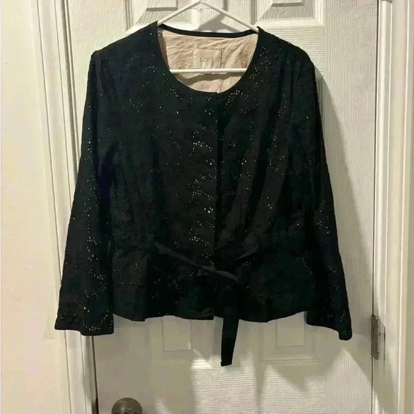 NWT Loft Black Floral Lace Belted Blazer Size 10. ID #70145 - Picture 2 of 7